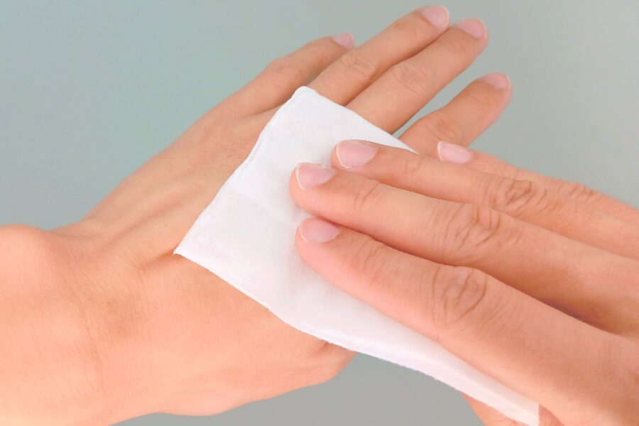 10年保証ウェットティッシュ・手を拭く