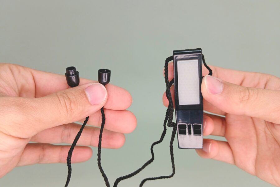 エマージェンシーホイッスル・ネックストラップ