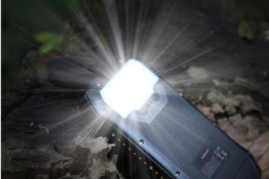 モバイルバッテリーソーラーチャージャー・ライト