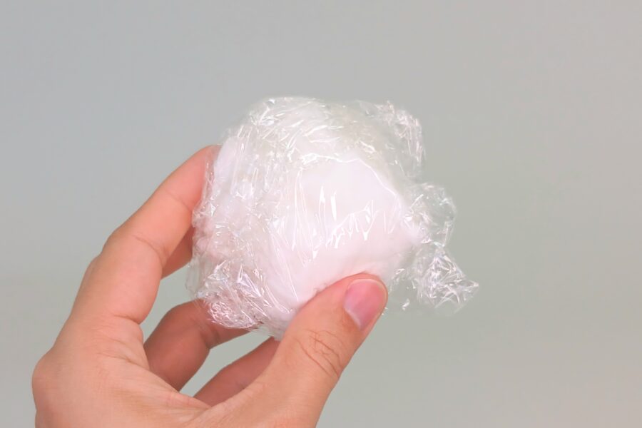 サランラップ・汚物を包む